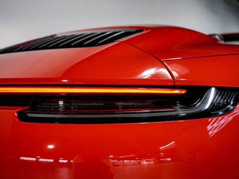 Used 2022 Porsche 911 Carrera image 45