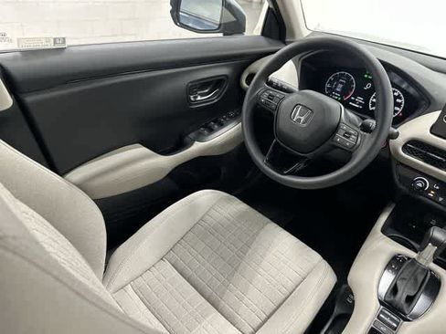 Certified 2027 Honda HR-V LX image 12