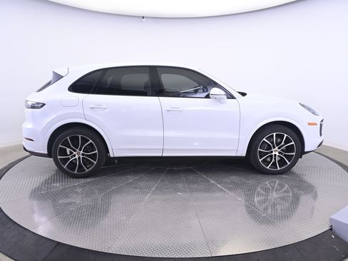Certified 2023 Porsche Cayenne AWD/4WD image 8