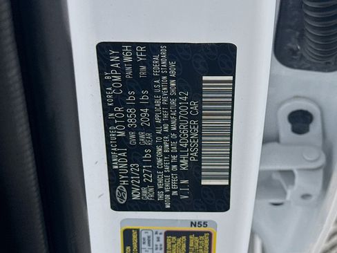 Used 2024 Hyundai Elantra SE FWD image 39