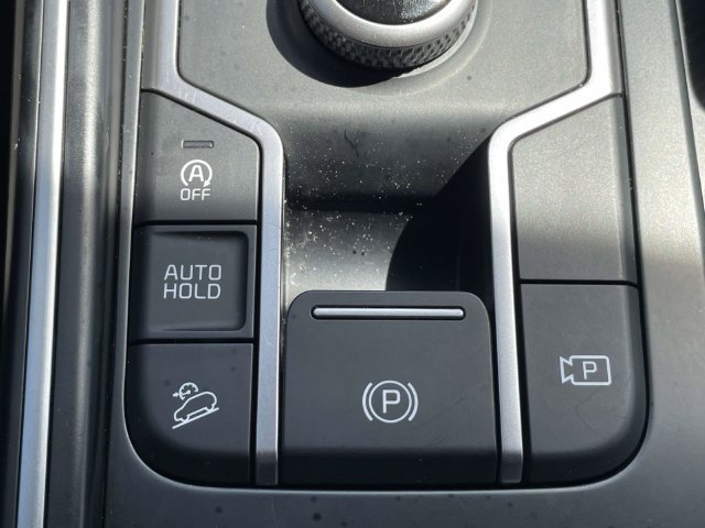 Certified 2026 Kia Sorento LX FWD image 31
