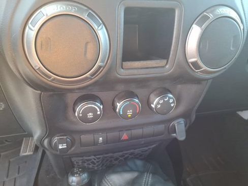 Used 2018 Jeep Wrangler Sport AWD/4WD image 10