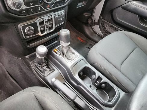 Used 2020 Jeep Wrangler Unlimited Sahara image 19