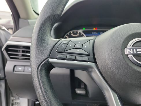 Used 2024 Nissan Altima 2.5 SV image 29