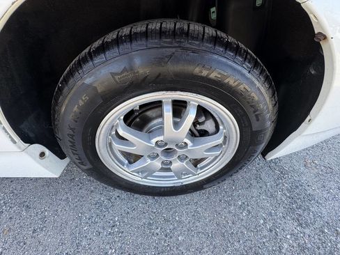 Used 2010 Toyota Prius Four image 38