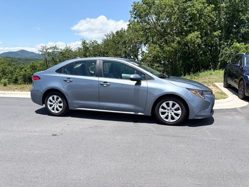Used 2024 Toyota Corolla LE FWD image 7