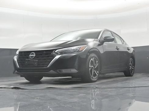 Used 2025 Nissan Sentra SV FWD image 50