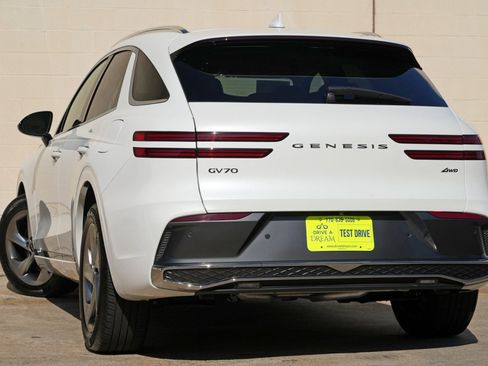 Used 2026 Genesis GV70 2.5T Select AWD/4WD image 6