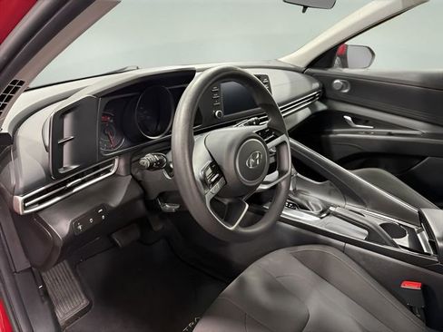 Used 2023 Hyundai Elantra SE image 10