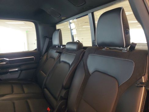 Used 2025 RAM 1500 Laramie AWD/4WD image 15