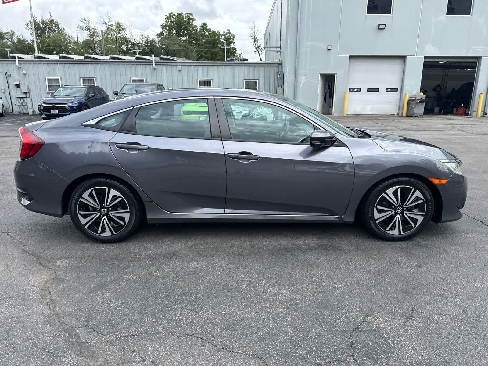 Used 2018 Honda Civic EX-T image 2