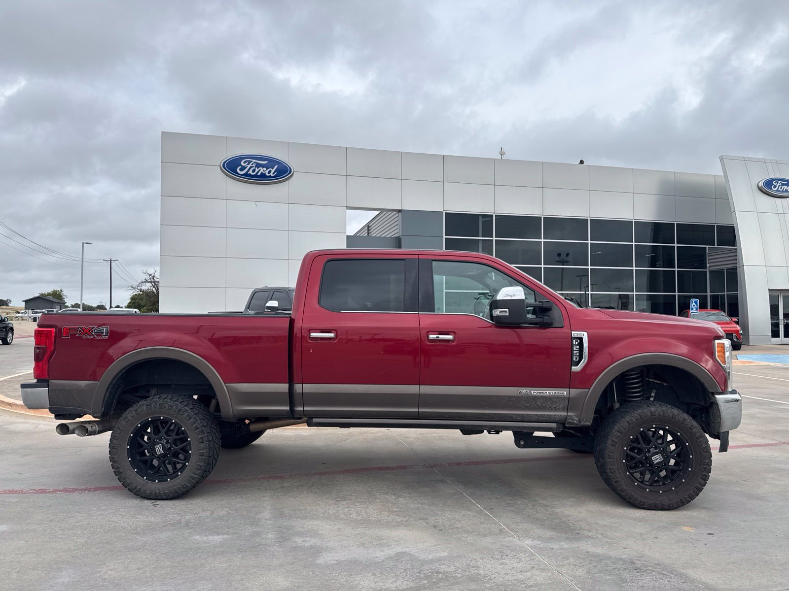 Used 2017 Ford F250 King Ranch w/ King Ranch Ultimate Package AWD/4WD image 2