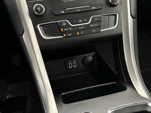 Certified 2020 Ford Fusion SE image 22
