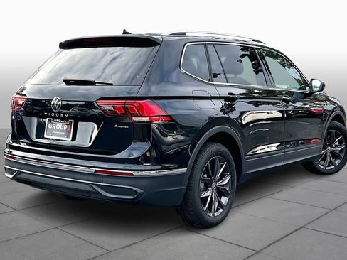 Used 2023 Volkswagen Tiguan SE image 12