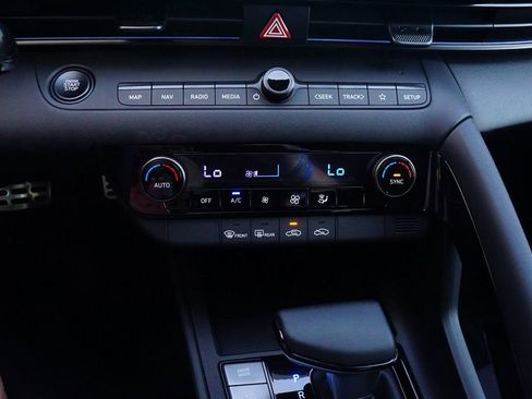 New 2025 Hyundai Elantra SEL image 13