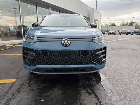 New 2026 Volkswagen Tiguan SE R-Line AWD/4WD image 9