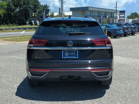 Used 2023 Volkswagen Atlas Cross Sport SE w/ Panoramic Sunroof Package FWD image 6