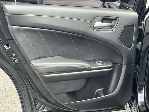 Used 2019 Dodge Charger R/T w/ Plus Group RWD image 17