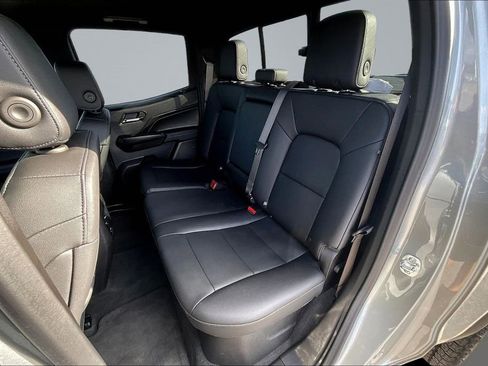 Used 2025 GMC Canyon Elevation w/ Convenience Package image 24