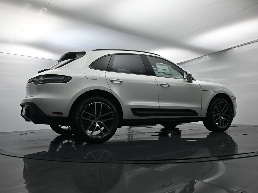 Certified 2026 Porsche Macan AWD/4WD image 52