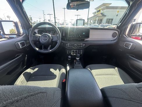 Used 2024 Jeep Wrangler Unlimited AWD/4WD image 25