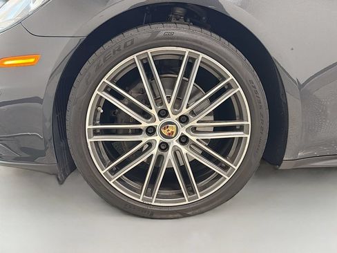 Certified 2021 Porsche Panamera image 35