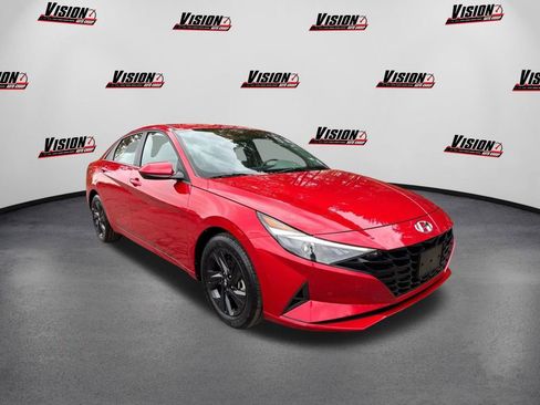 Certified 2023 Hyundai Elantra SEL w/ Cargo Package image 3