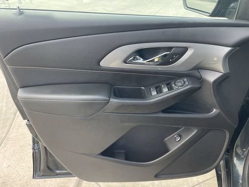 Certified 2021 Chevrolet Traverse LT FWD image 21