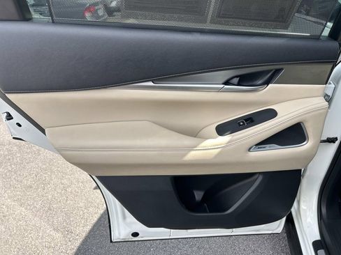 Used 2023 INFINITI QX60 Luxe w/ Performance Audio Package image 23