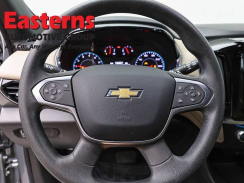 Used 2023 Chevrolet Traverse LS FWD image 10