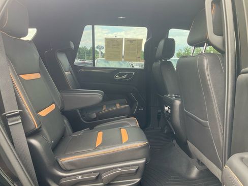 Used 2023 GMC Yukon AT4 w/ AT4 Premium Plus Package AWD/4WD image 13