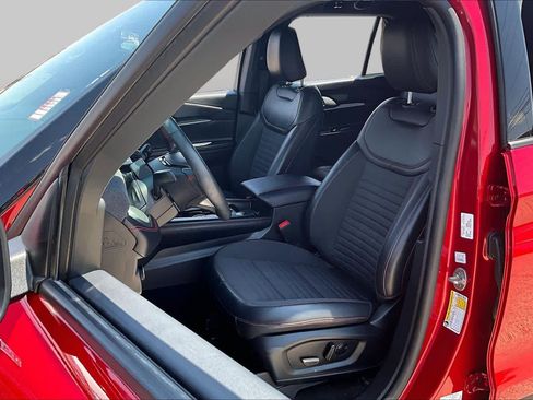 Used 2026 Ford Explorer ST-Line w/ Premium Package RWD image 8