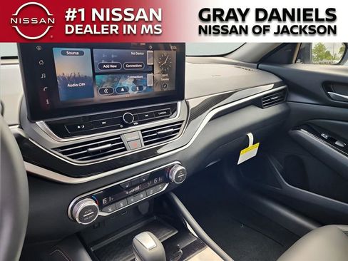 New 2025 Nissan Altima 2.5 SR w/ SR Premium Package image 12