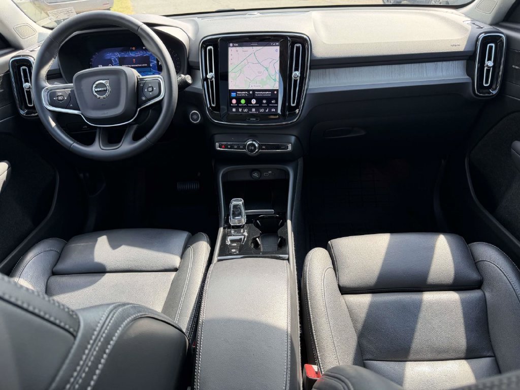 Used 2024 Volvo XC40 B5 Plus w/ Protection Package Premier AWD/4WD image 2
