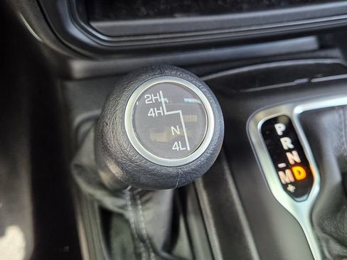 Used 2025 Jeep Wrangler Unlimited Sport AWD/4WD image 26