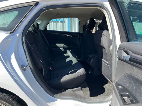 Used 2016 Ford Fusion SE image 13