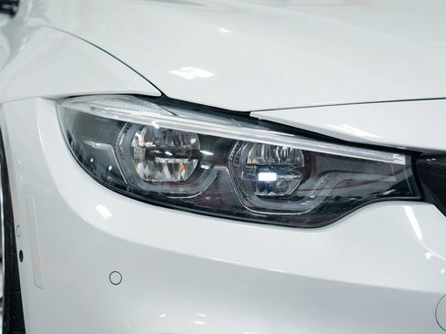 Used 2018 BMW M4 Coupe RWD image 15