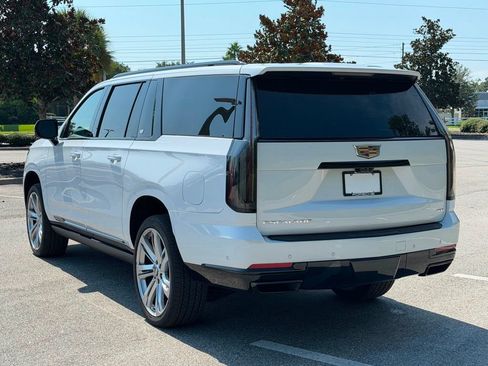 Used 2026 Cadillac Escalade ESV Sport w/ Touring Package AWD/4WD image 3