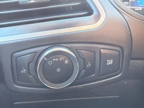 Used 2024 Ford Edge SEL image 15