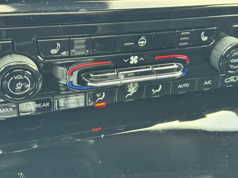 New 2025 Jeep Grand Cherokee L Limited image 23