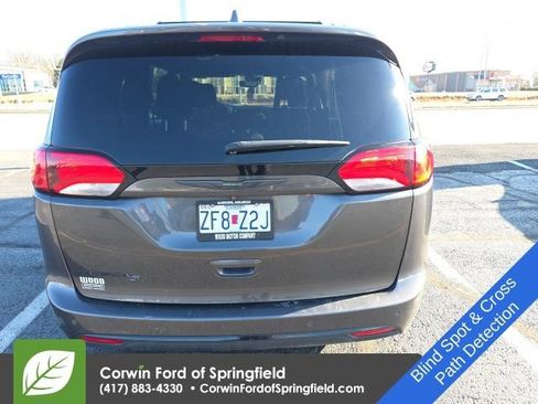 Used 2019 Chrysler Pacifica Touring Plus w/ Advanced Safetytec Group image 7