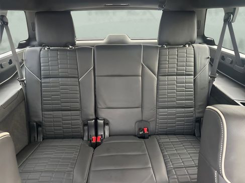 Used 2024 Cadillac Escalade ESV Premium Luxury Platinum image 14