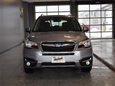 Used 2018 Subaru Forester 2.5i Touring w/ Popular Package #2 image 4