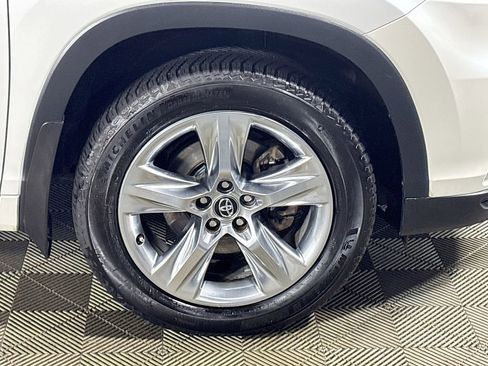Used 2016 Toyota Highlander Limited Platinum image 24