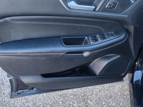 Used 2024 Ford Edge Titanium image 25