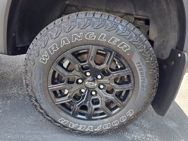 Used 2023 Chevrolet Colorado Trail Boss w/ LPO, Skid Plate Package AWD/4WD image 13