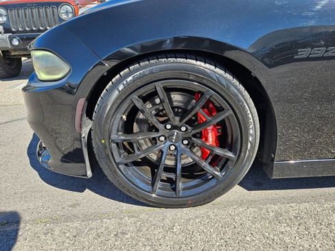 Used 2018 Dodge Charger R/T image 21