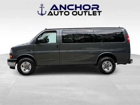 Used 2017 GMC Savana 2500 LT w/ LT Preferred Equipment Group RWD image 5