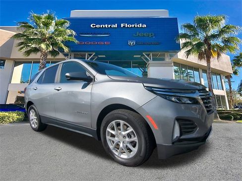 Used 2023 Chevrolet Equinox LT image 2