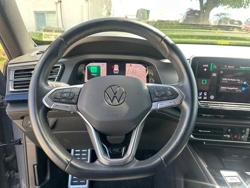 Used 2024 Volkswagen Atlas Cross Sport SEL R-Line AWD/4WD image 43